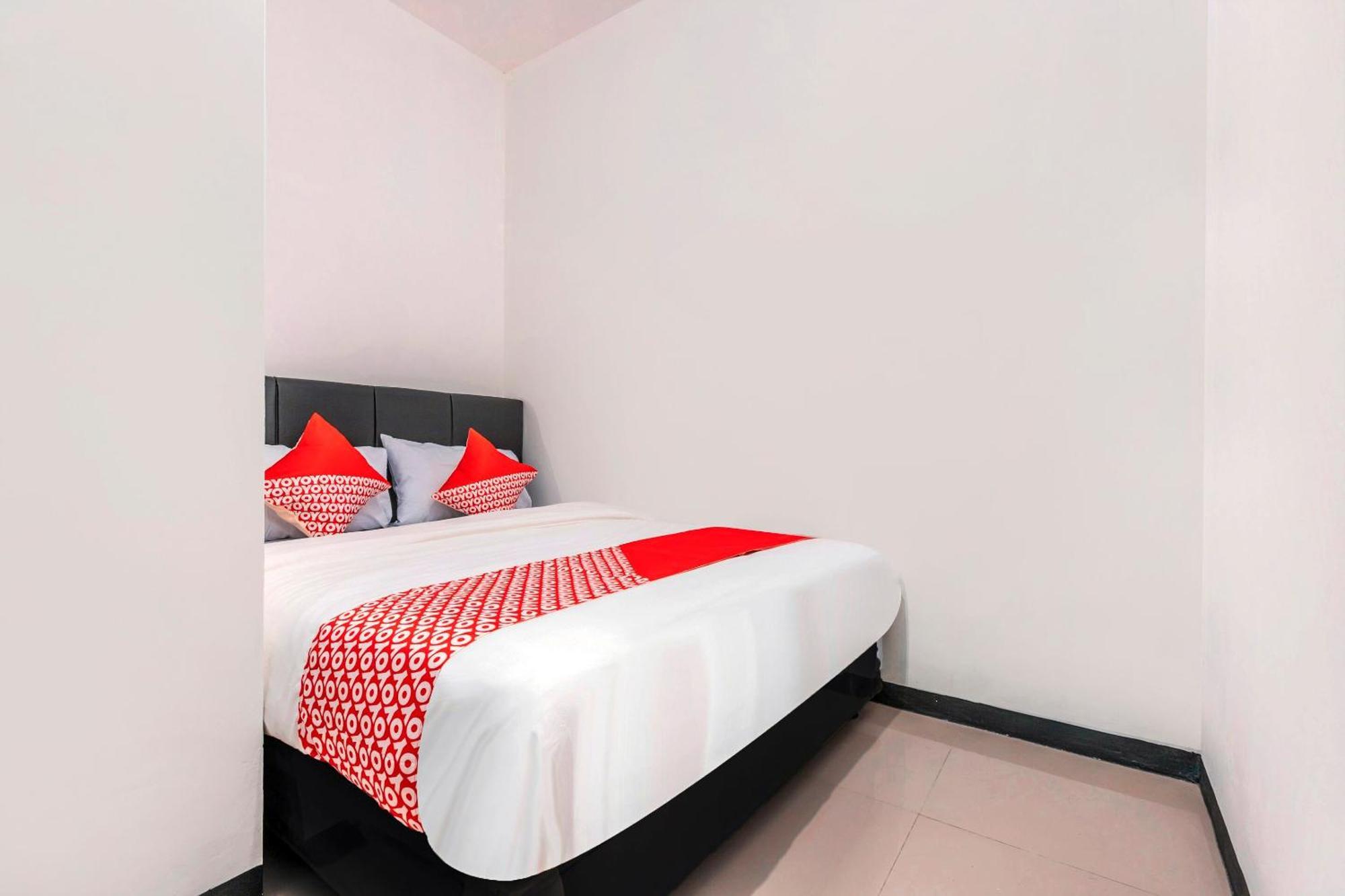 Super Oyo 2223 J&B Room Utan Kayu Jakarta Exterior foto