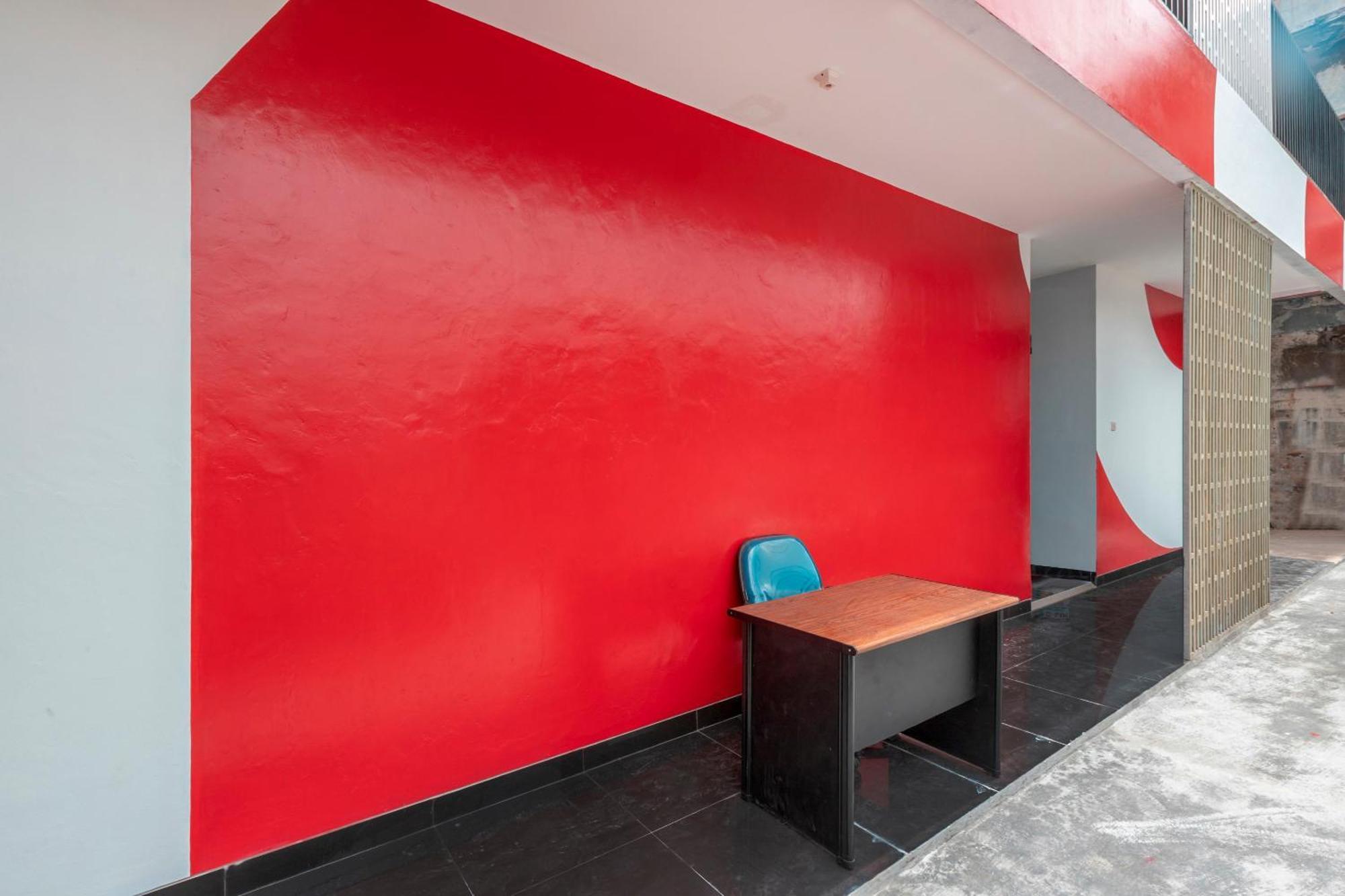 Super Oyo 2223 J&B Room Utan Kayu Jakarta Exterior foto