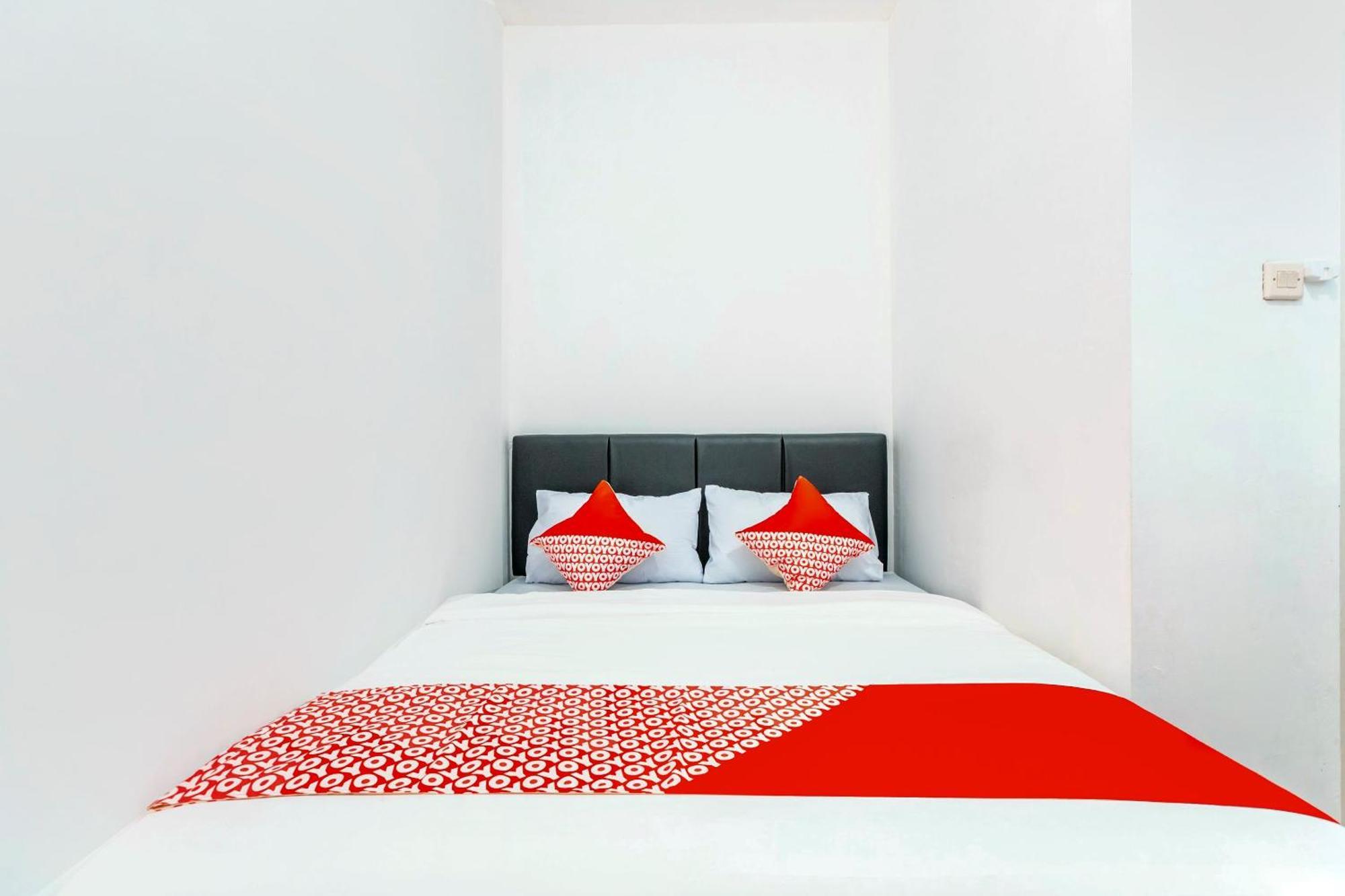 Super Oyo 2223 J&B Room Utan Kayu Jakarta Exterior foto