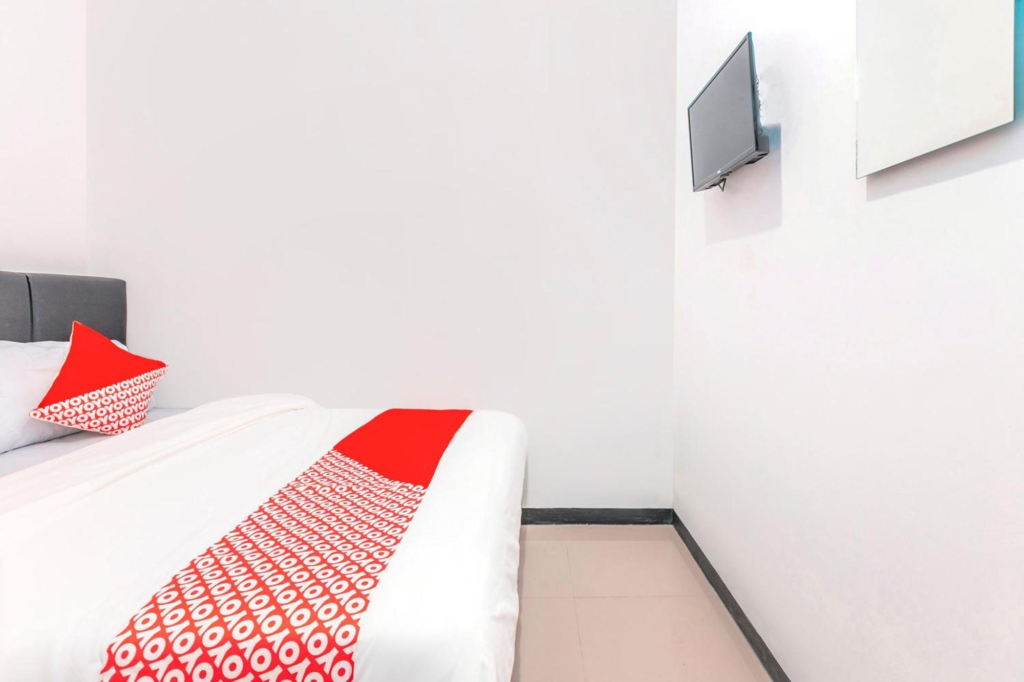Super Oyo 2223 J&B Room Utan Kayu Jakarta Exterior foto