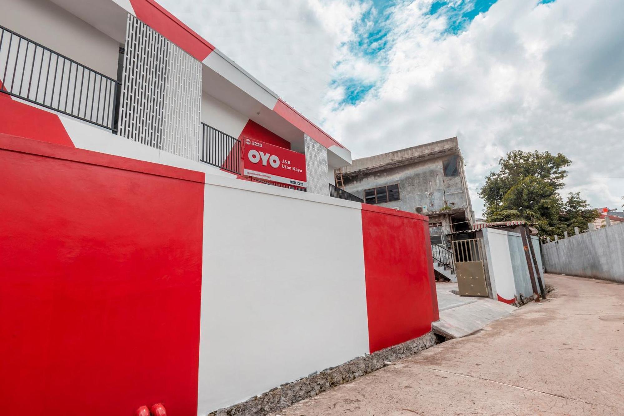 Super Oyo 2223 J&B Room Utan Kayu Jakarta Exterior foto